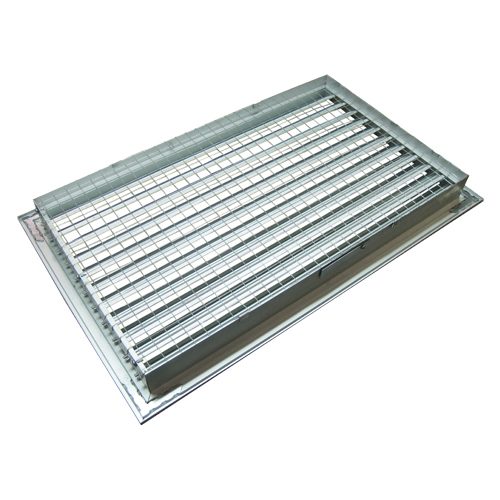External Louvre in Aluminium (blades pitch 25mm).